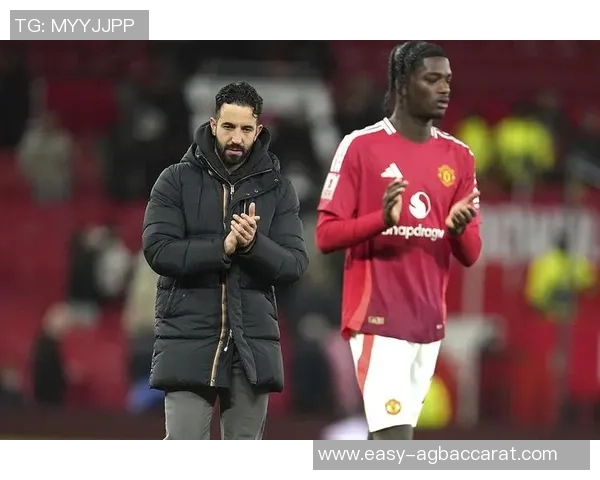 前曼联球员点评阿莫林战术调整四后卫成效显著五后卫变动令人费解 前曼联球员点评阿莫林战术调整四后卫成效显著五后卫变动令人费解